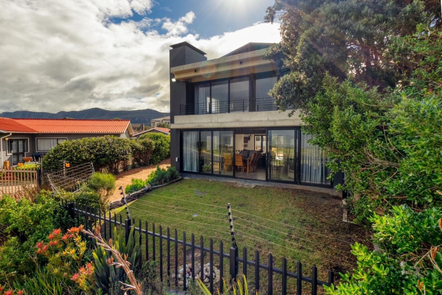 5 Bedroom Property for Sale in Sandbaai Western Cape